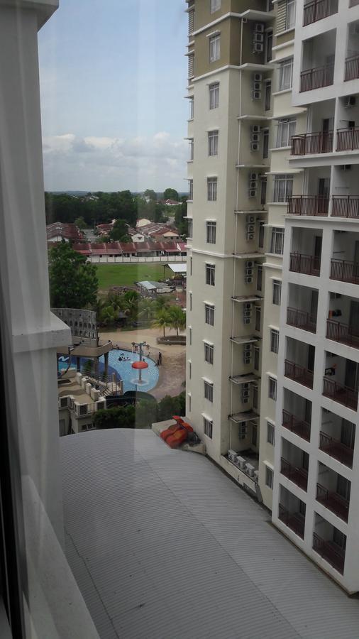 Pangsapuri At B-lagoon Resort,